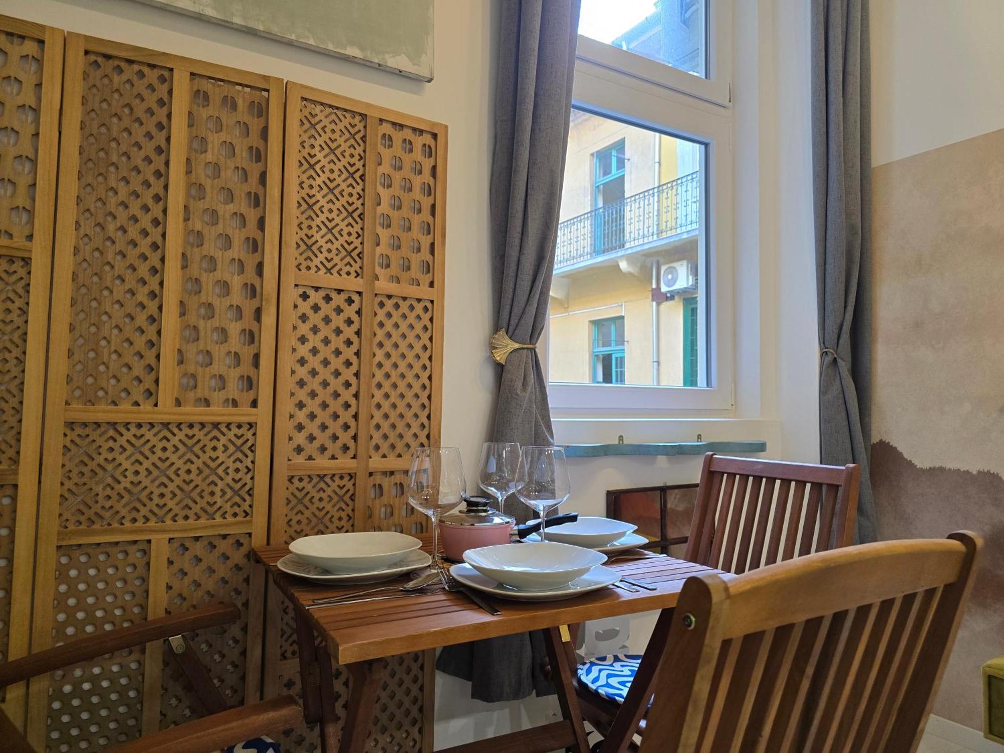 Apartment Charming & The Hidden Gem On Akacfa Str