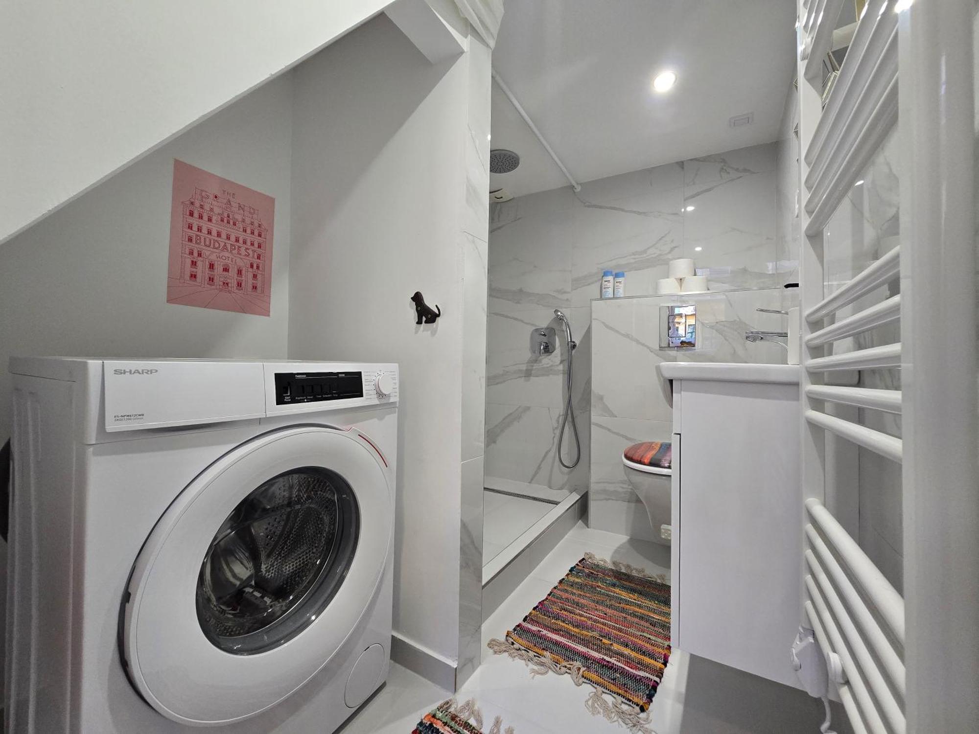 Charming & The Hidden Gem On Akacfa Str Apartment Budapest